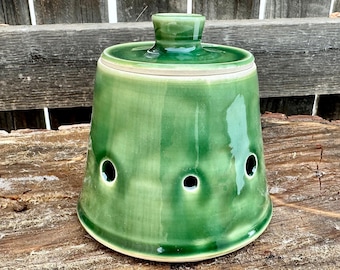 Large Emerald Green Garlic Keeper | Porcelain Garlic Keeper | Garlic Jar | Garlic Cellar | Handmade Wheel Thrown Garlic Keeper | Porcelain