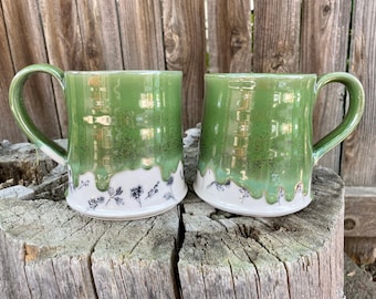Flower Tea Mugs Homeway Classic White with Green Flower Mugs Vintage Style Stoneware Mugs 300ml Set of 2,Flower Coffee Mugs