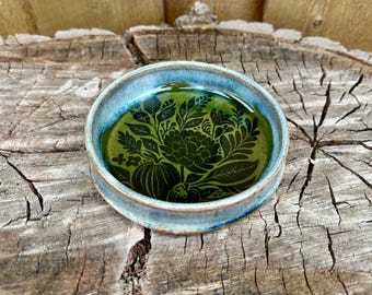 Handmade Ceramic Catch-All Dish in Green Floral Design - Perfect for Jewelry & Trinkets