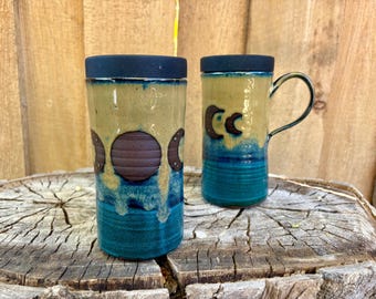 Celestial Pottery Travel Mug with Moon Phase – Handmade Ceramic Cup with Silicone Lid