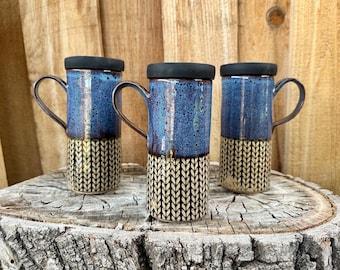 Cozy Handmade Knit Sweater Ceramic Travel Mug with Silicone Lid – Perfect for Cold Days & Travel