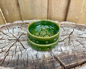 Handmade Monstera Leaf Decorated Herb Puller Bowl - Green Plant Lover Herb Stripper
