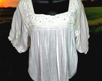 American Eagle Womans Blouse Size Medium White Gauze Embroidered Boho Peasant Square Neckline