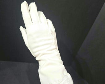 Vintage Women's Formal Wear White Gloves 11" Embroidered Lattice Design READ