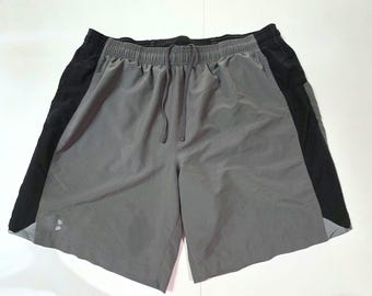 Under Armour Mens XL Shorts HeatGear Gray Black Fitted Athletic Running READ