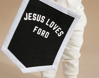 Gepersonaliseerde Jezus houdt van naambanner – aangepaste christelijke muurhanger – decor geloofskwekerij – bijbelvers canvasbord – kinderkamerbanner
