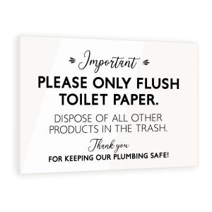 Puede incluir: Un letrero rectangular blanco con texto negro. El letrero dice: "¡Importante! POR FAVOR, SÓLO TIRA PAPEL HIGIÉNICO. DESECHA TODOS LOS DEMÁS PRODUCTOS EN LA BASURA. ¡Gracias POR MANTENER NUESTRA FONTANERÍA SEGURA!"