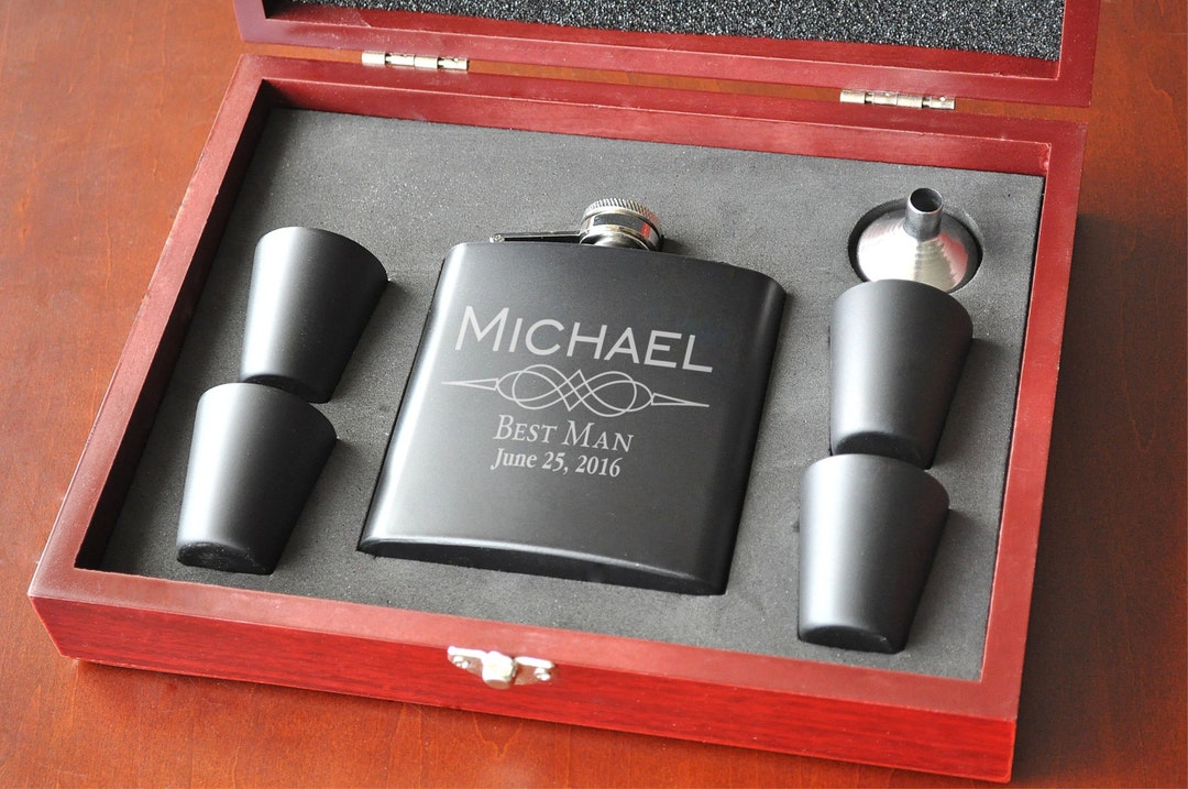 Personalized Flask Set With Shot Glasses and Dark Wood Case - Etsy
