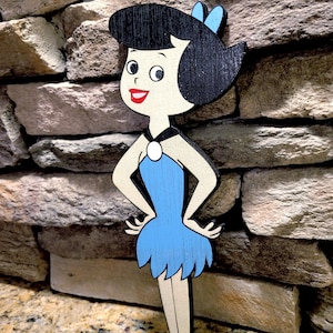 BETTY RUBBLE dos FLINTSTONES - Decoração autônoma de madeira pintada à mão - Decoração clássica de desenho animado - Arte de parede vintage da Hanna-Barbera