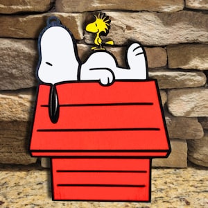 Hand-Painted Snoopy & Woodstock Wooden Decor - Magnetic Peanuts-Inspired Art