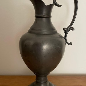 Royal Holland Pewter ewer by Daalderop – 20 cm (8&quot;) small classical pitcher, KMD Tiel Netherlands, mid-century Dutch pewter décor