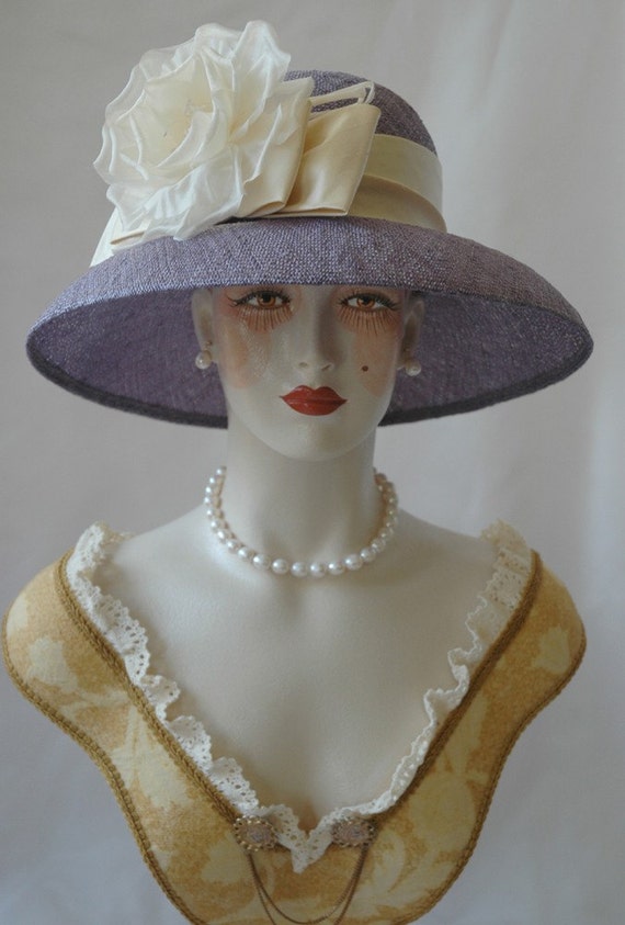 Vintage style straw hat mushroom shape & white flowers
