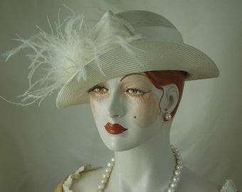 Vintage Mr. Charles Cloche Hat: 1920s Gatsby Style, Ivory  display picture 1
