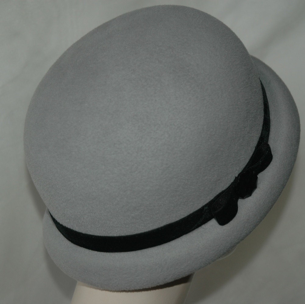 Handmade Gray Rabbit Fur Felt Cloche Hat, 1920s Style, Silk  display picture 2