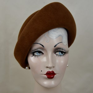 Ladies Bronze Toque Felt Hat