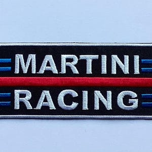 Insigne de voiture de sport automobile pour le championnat du monde des rallyes de course Martini