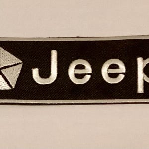Jeep Chrysler Wrangler American V8 car badge iron sew on patch