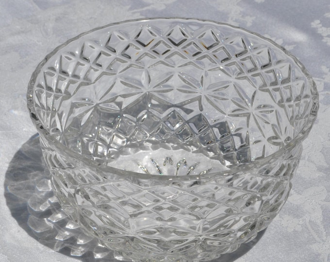 Deep Crystal Bowl w/ Stars & Diamonds 7.75"top wide 4.25" tall Avitra Poland Vintage Free Ship