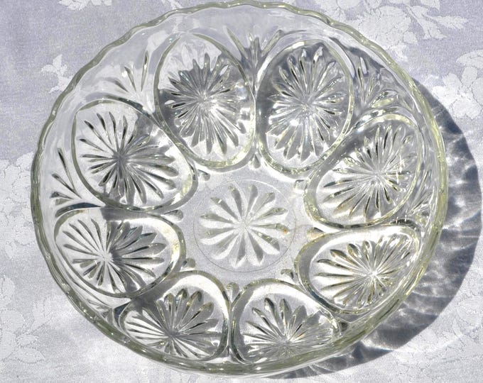 Vintage Anchor Hocking Medallion Cameo Serving Bowl 8"Dx2.75"Tall Free Ship