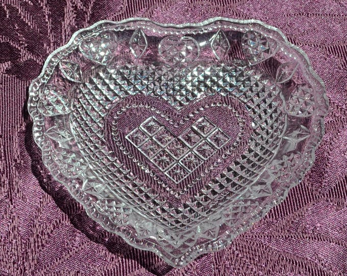 Vintage Avon by Fostoria Heart Soap Trinket Dish 5.25" Paperweight Free Ship
