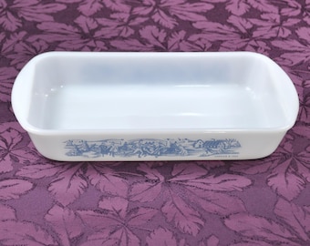 Currier & Ives Casserole Dish Glasbake USA Milk Glass 2.5 qt J-263 Vintage Free Ship