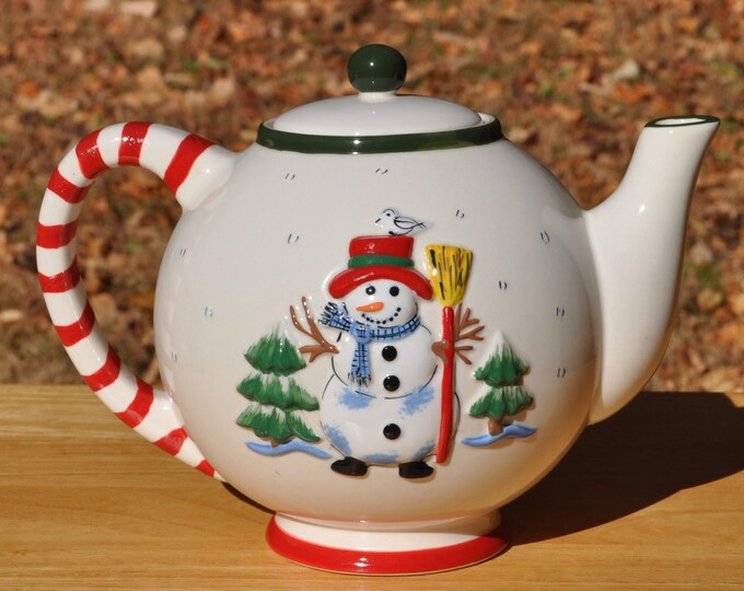 Vintage Pfaltzgraff Snow Village Ceramic Teapot Sculpted Snowman 6 3/8"H Full Size Free Ship