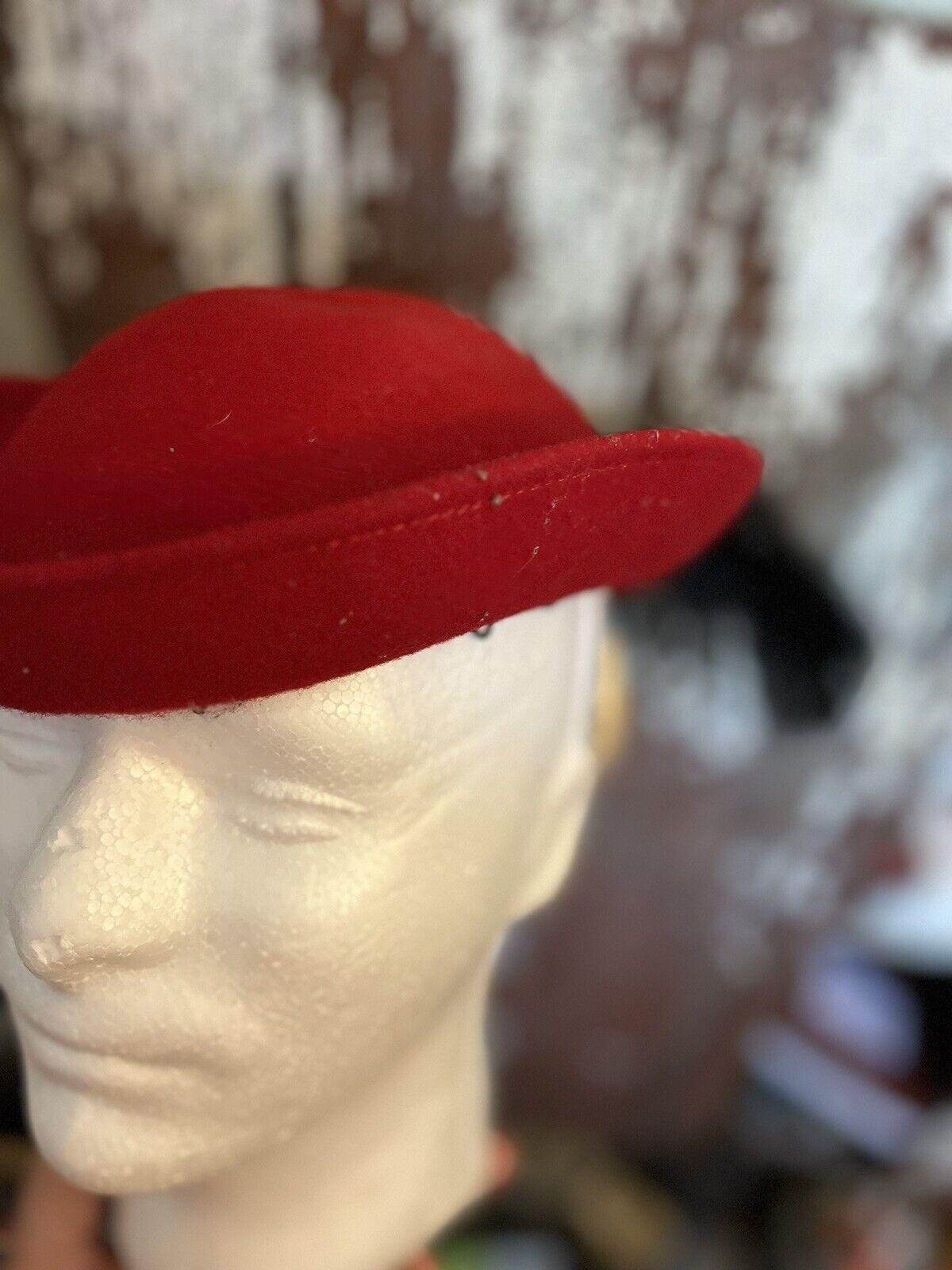Vintage - Importina 100 % Wool Hat Feather Red Black Nos New 
