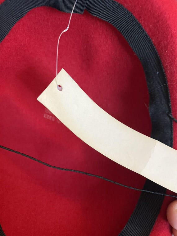 Vintage - Importina 100 % Wool Hat Feather Red Black Nos New  display picture 2