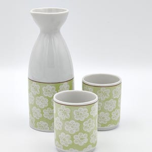 Vintage Japan Pottery House Saki Set 3 pc Bottle and 2 cups Lime Green Floral Print