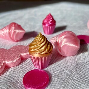 Farbenfrohe Tischdeko Geburtstag, wiederverwendbare Deko, Streudeko, Kindergeburtstag, Muffins, Eiswaffel, Konfetti