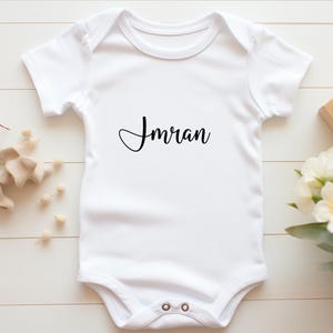 Body personalizado para bebé / Body con nombre personalizado / Regalo para baby shower / Traje para recién nacido hecho a mano / Idea de regalo para recién nacido / Revelación de embarazo