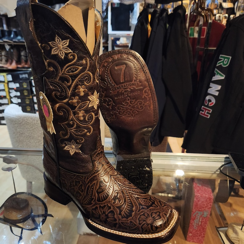 Women Rodeo Cowgirl Square Toe Boots Sunflower Top image 1