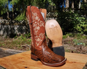 Tanner Mark Print Hand Tool Rodeo Cowgirl Square Toe Boots Floral Top