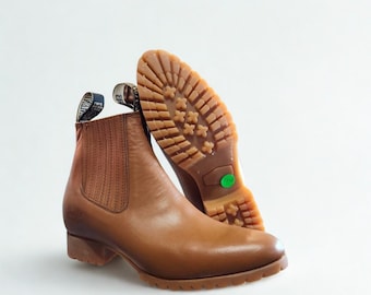 Botin Charro Tractor/ Round Toe Ankle Boots Tractor Sole