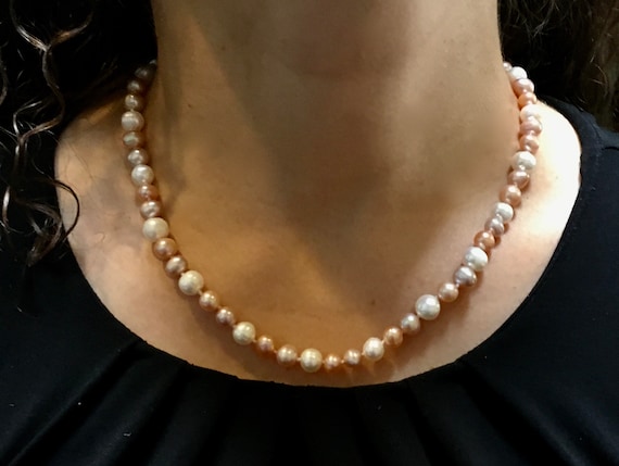 Gorgeous Creamy Pink and White Pearl Necklace, Na… - image 1