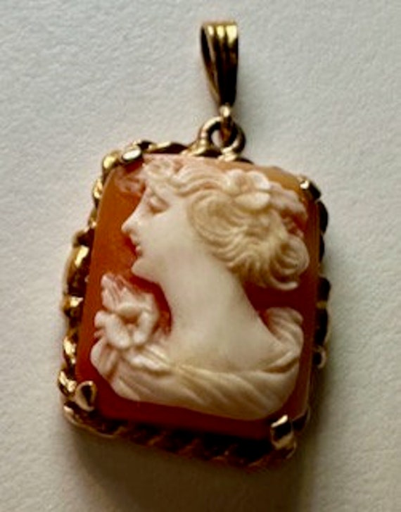 Hand Carved Cameo, 10k Gold Cameo Pendent, Vintage