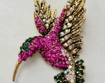 Crystal Hummingbird Pendent, Brooch, Hot Pink, Green, Araura, Golden, Bird in Flight, Pristine Condition