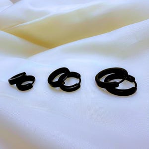Black Hoop Earrings – Stainless Steel Small Huggie Hoops Men Women, Minimalist Sleeper Earrings, Hypoallergenic, Lightweight, Everyday hoops