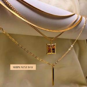 Collar con colgante de barra en capas de oro: joyería geométrica minimalista para mujer, elegante collar con dije cuadrado, delicado collar en capas