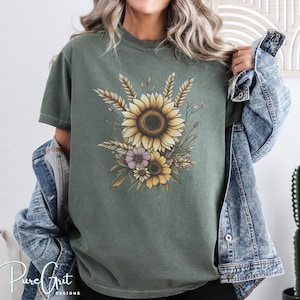 Western Flower Bouquet T-Shirt Design | Vintage Sunflower PNG | Wildflower Cowgirl Shirt Printable | Rustic Floral PNG | Instant Download