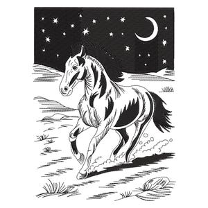 Puede incluir: Ilustración en blanco y negro de un caballo corriendo bajo una luna creciente y estrellas. El caballo corre hacia la derecha y tiene una larga melena y cola que fluyen.