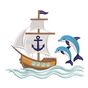 Puede incluir: Diseño náutico bordado con un velero con un ancla azul marino en su vela y dos delfines saltando. El barco es marrón con velas blancas, y los delfines son azules y blancos, sobre un fondo blanco.