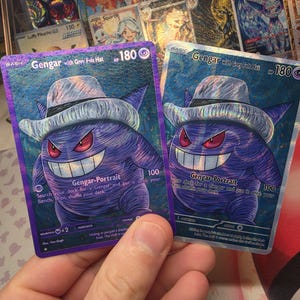 Aangepaste gengar met grijze vilten hoed kaartenset– Hypno Swirl Holo, drakenhuidtextuur, krasbestendig (proxy)