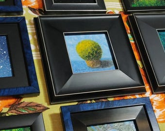 Small oil painting of plant –  Original hand-painted artwork in black wooden frame - Home decoration - Gifts