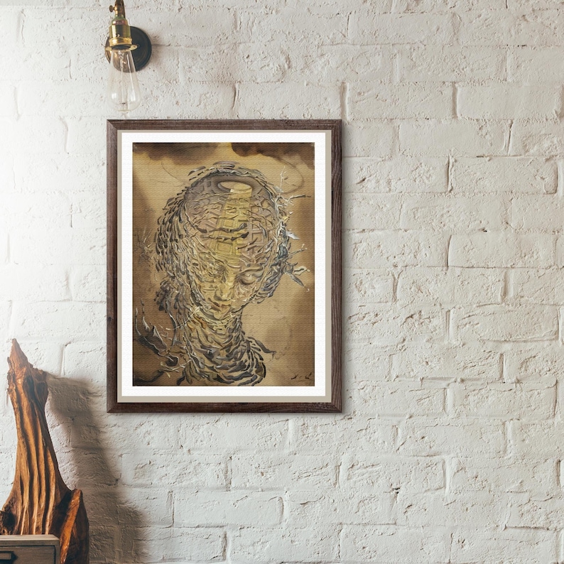 K&ouml;nnte beinhalten: Ein gerahmtes Kunstwerk mit einem surrealen Portr&auml;t einer Person mit strukturiertem, geschichtetem Aussehen. Das Kunstwerk ist &uuml;berwiegend in Braun-, Gold- und Graut&ouml;nen gehalten, mit einem dunkelbraunen Rahmen und einem wei&szlig;en Passepartout. Das Kunstwerk ist an einer wei&szlig;en Backsteinmauer angebracht.