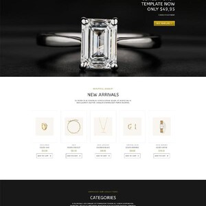 Puede incluir: Primer plano de un anillo de compromiso de diamantes con una piedra cuadrada de talla esmeralda. El anillo está engastado en una banda plateada y se encuentra sobre un fondo negro. El texto "JEWELRY SHOP TEMPLATE NOW ONLY $49.95" se muestra sobre el anillo.