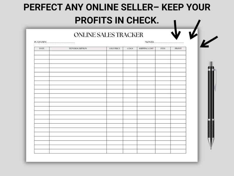 Puede incluir: Una hoja blanca de "Online Sales Tracker" con columnas para la fecha, la descripci&oacute;n del art&iacute;culo, el precio de venta, los costos, el env&iacute;o, las tarifas y las ganancias. Un bol&iacute;grafo negro descansa en el lado derecho de la hoja. El texto "PERFECT ANY ONLINE SELLER - KEEP YOUR PROFITS IN CHECK" est&aacute; en la parte superior.
