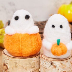 Handmade Felt Ghosts Cute ghost with Pumpkin Halloween decor ornament needle felt doll cute Halloween decorations gift Halloween Party Decor