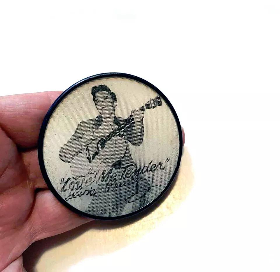 Elvis Presley 1956 Vari-vue Flasher VINTAGE Pinback Lenticular