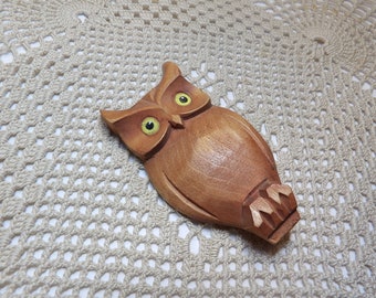 Vintage Carved Wood OWL Pin Novelty Bird Brooch